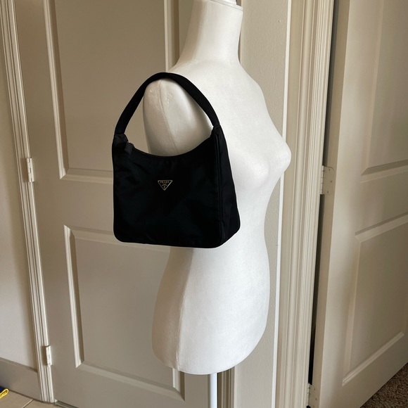 Vintage Prada mini nylon bag - Picture 4 of 14